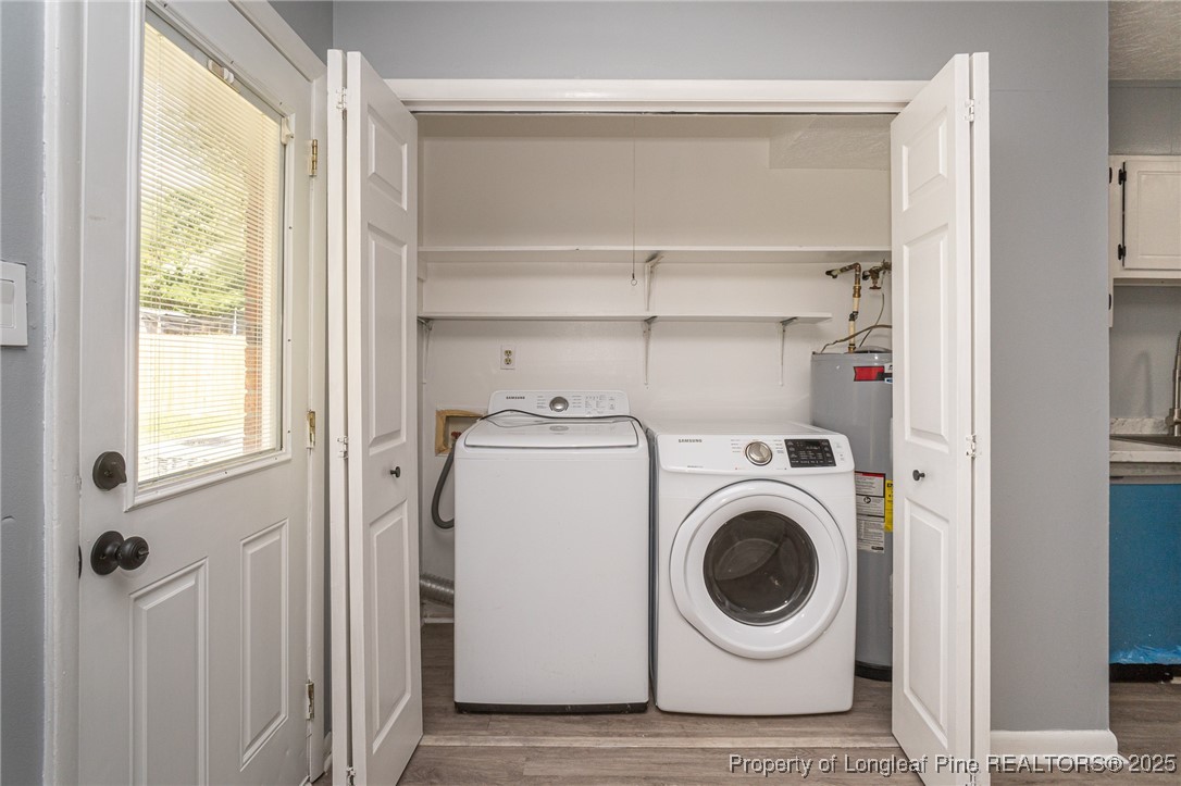 4748 Old Spears Road Fayetteville, NC 28304 - Photo 17 of 37 a utility room with dryer and washer