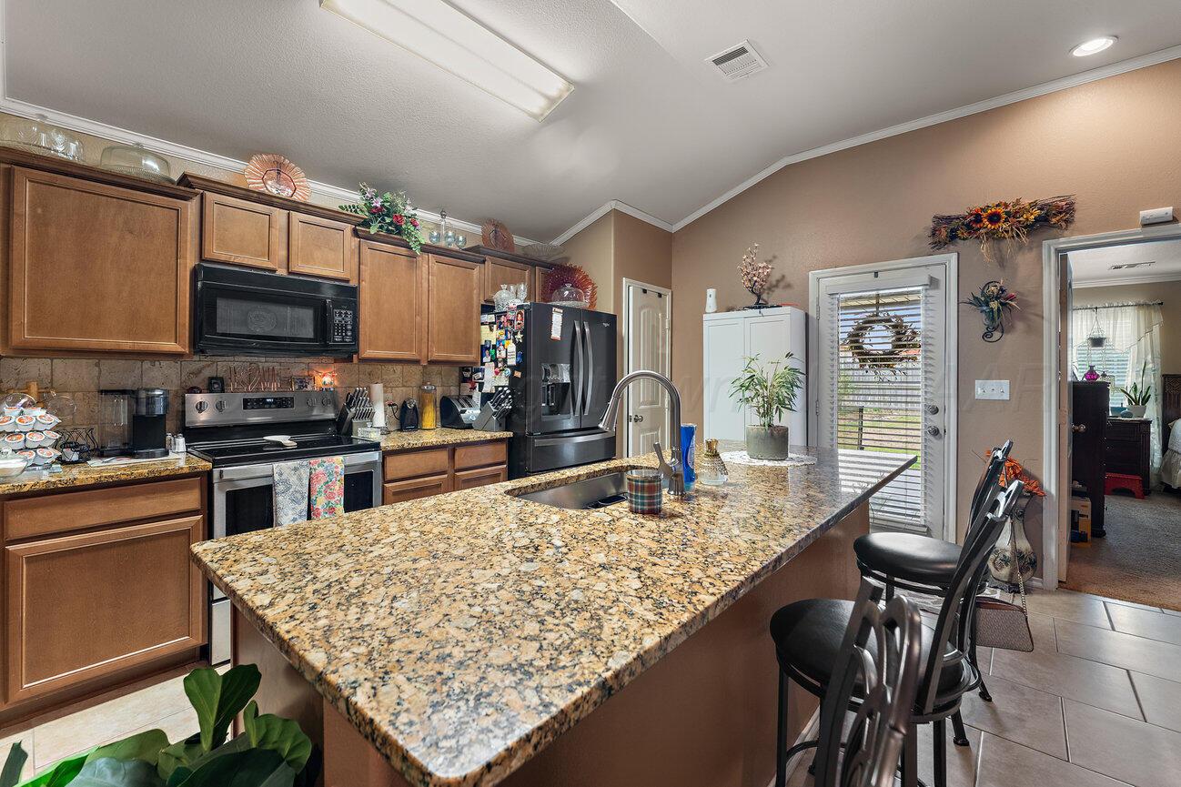4606 Hawken Street Amarillo, TX 79118 - Photo 12 of 31 Kitchen