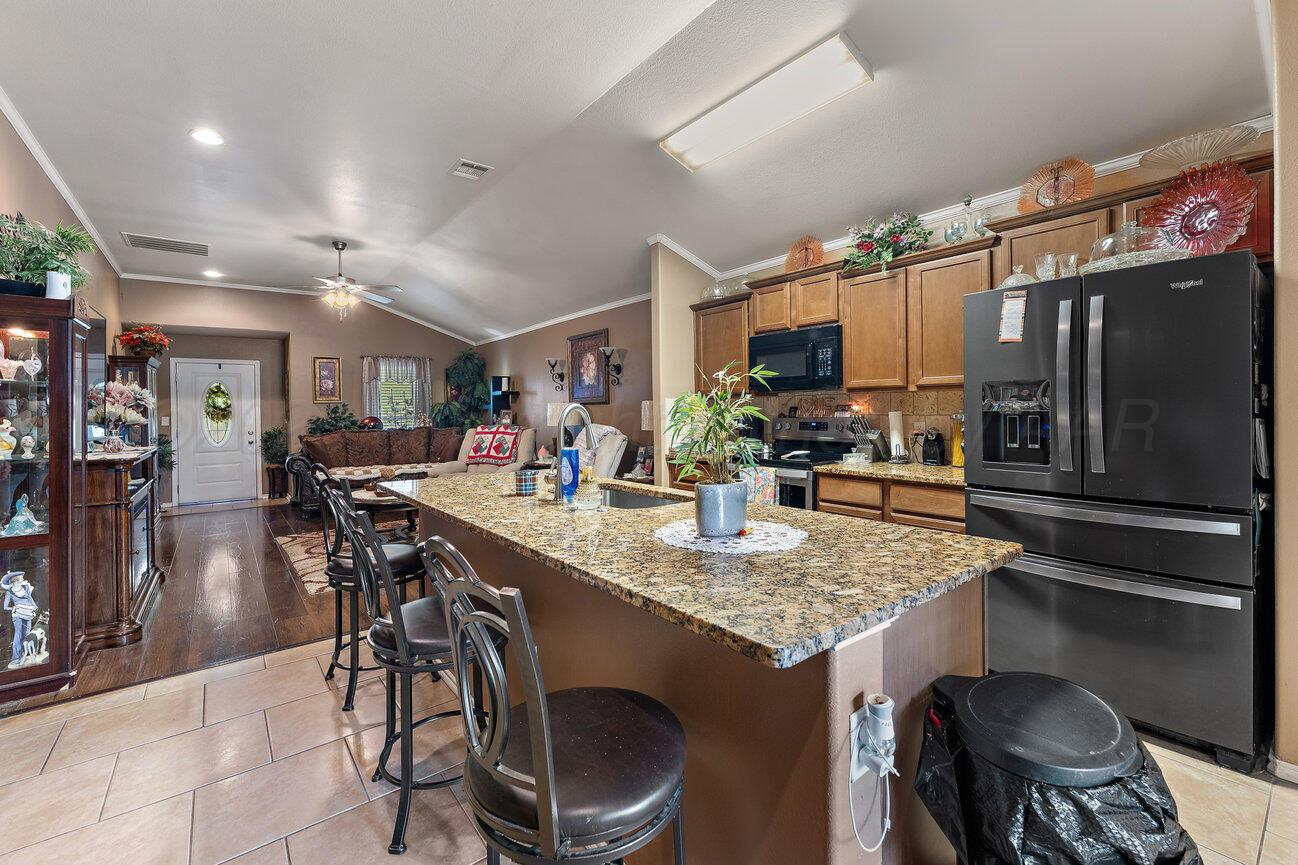 4606 Hawken Street Amarillo, TX 79118 - Photo 13 of 31 Kitchen