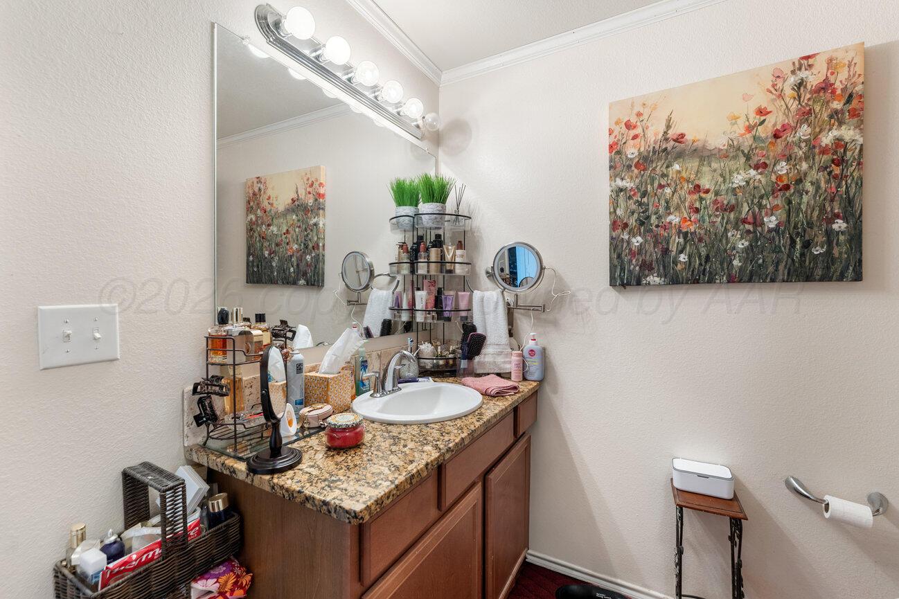 4606 Hawken Street Amarillo, TX 79118 - Photo 20 of 31 Primary Bath