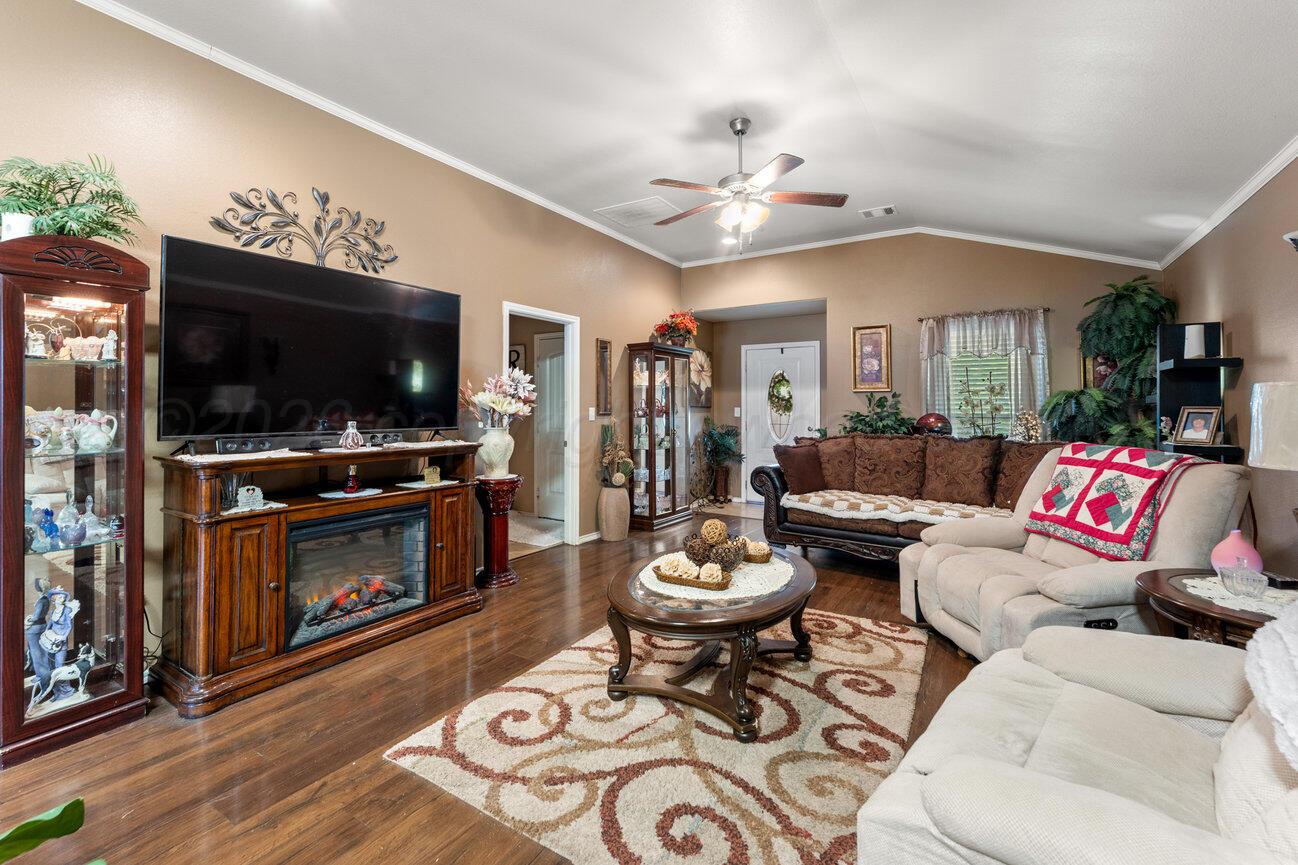 4606 Hawken Street Amarillo, TX 79118 - Photo 5 of 31 Living -2