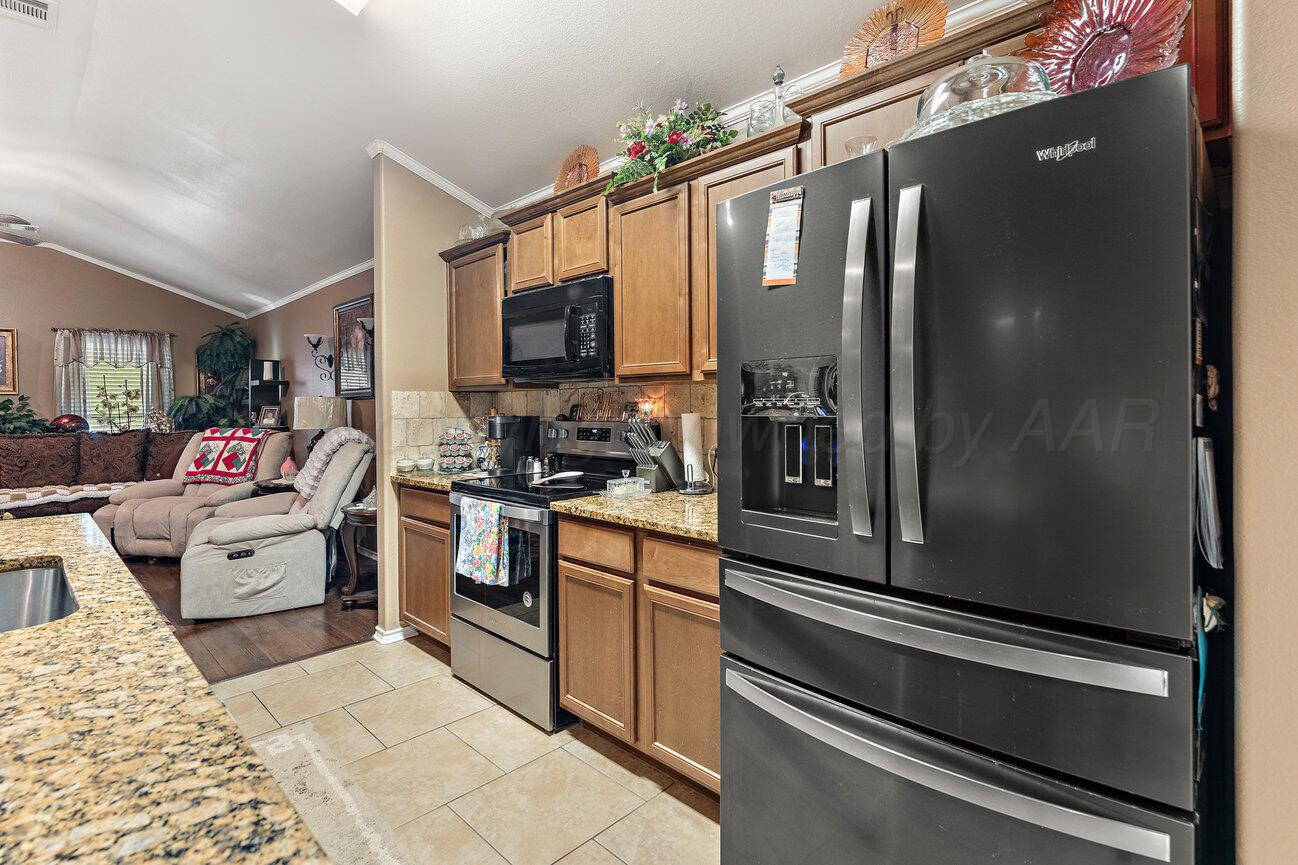 4606 Hawken Street Amarillo, TX 79118 - Photo 9 of 31 Kitchen