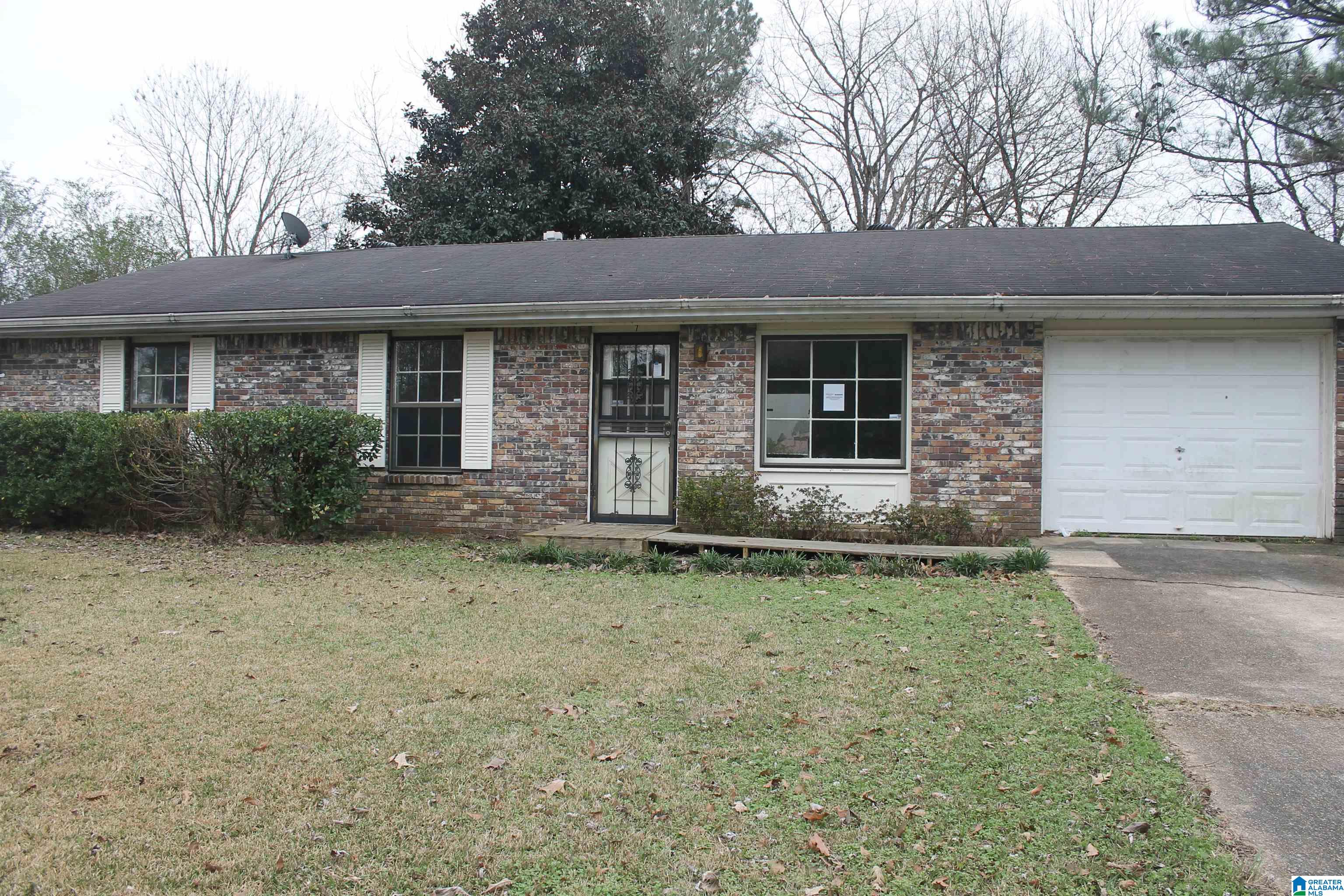 7 Carriage Circle Southwest Bessemer, AL 35022 - Photo 1 of 20