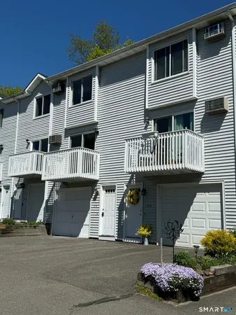$2,250 | 1001 Old Colony Road, Unit 24, Meriden, CT 06451