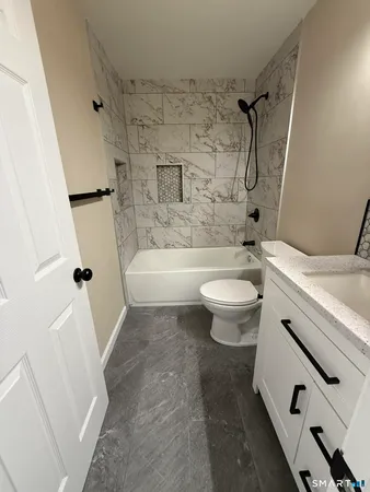$2,250 | 1001 Old Colony Road, Unit 24, Meriden, CT 06451