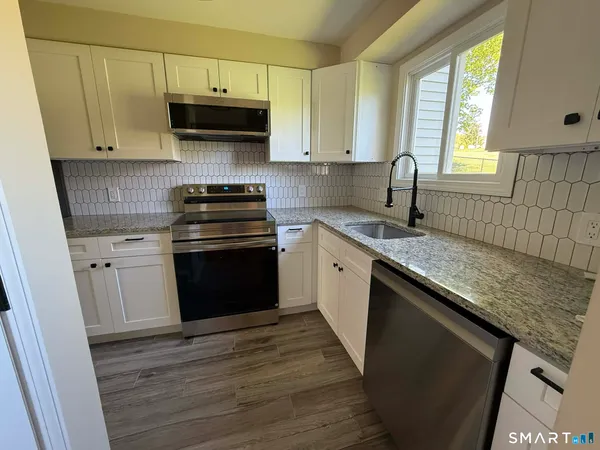 $2,250 | 1001 Old Colony Road, Unit 24, Meriden, CT 06451