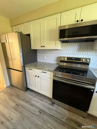$2,250 | 1001 Old Colony Road, Unit 24, Meriden, CT 06451