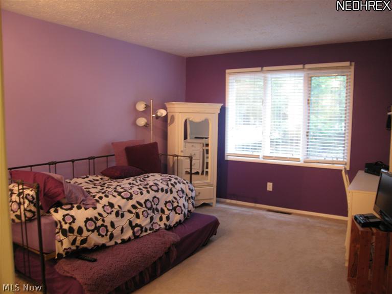 16712 Woodleaf Road Strongsville, OH 44136 - Photo 13 of 21 Two bedrooms are ready for guest rooms or the kids.