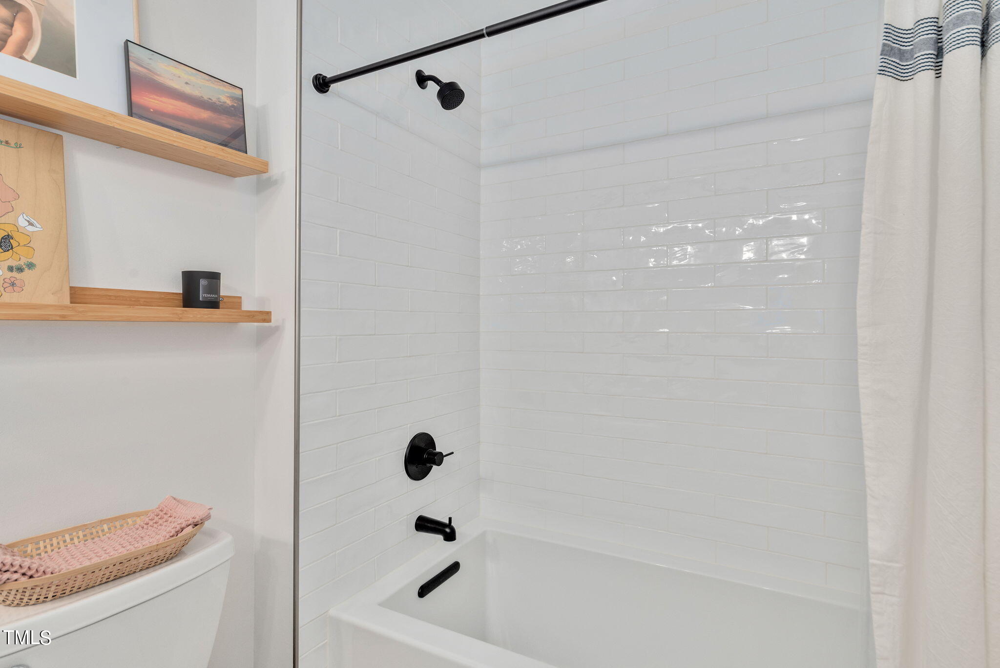 5813 Heatherbrook Circle Raleigh, NC 27612 - Photo 14 of 30 5813 Heatherbrook_JRKnowles_Photography_