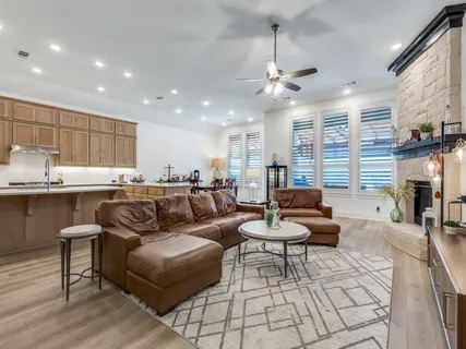 $595,000 | 306 Hidden Creek Parkway, Van Alstyne, TX 75495