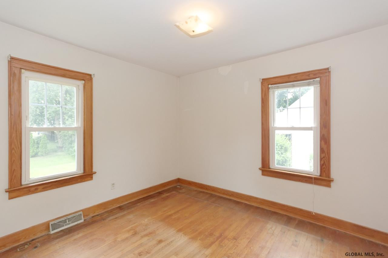 2045 Chepstow Road Rotterdam, NY 12303 - Photo 8 of 13 Photo 8