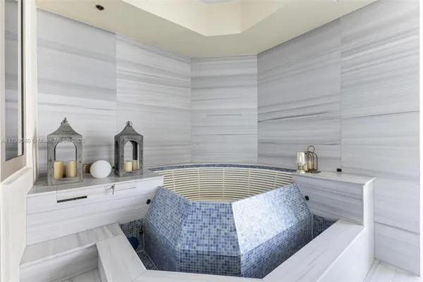 $38,500 | 17901 Collins Avenue, Unit 3806, Sunny Isles Beach, FL 33160