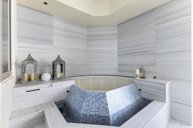 $38,500 | 17901 Collins Avenue, Unit 3806, Sunny Isles Beach, FL 33160