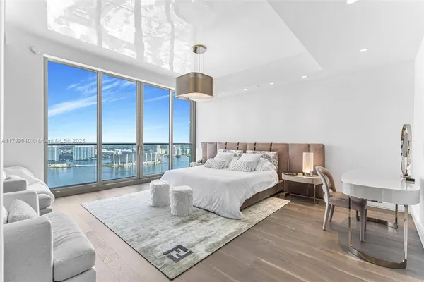 $38,500 | 17901 Collins Avenue, Unit 3806, Sunny Isles Beach, FL 33160