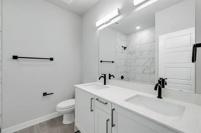 $699,000 | 4016-4018 Clovis Street, Midlothian, TX 76065