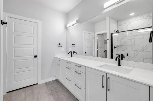 $699,000 | 4016-4018 Clovis Street, Midlothian, TX 76065