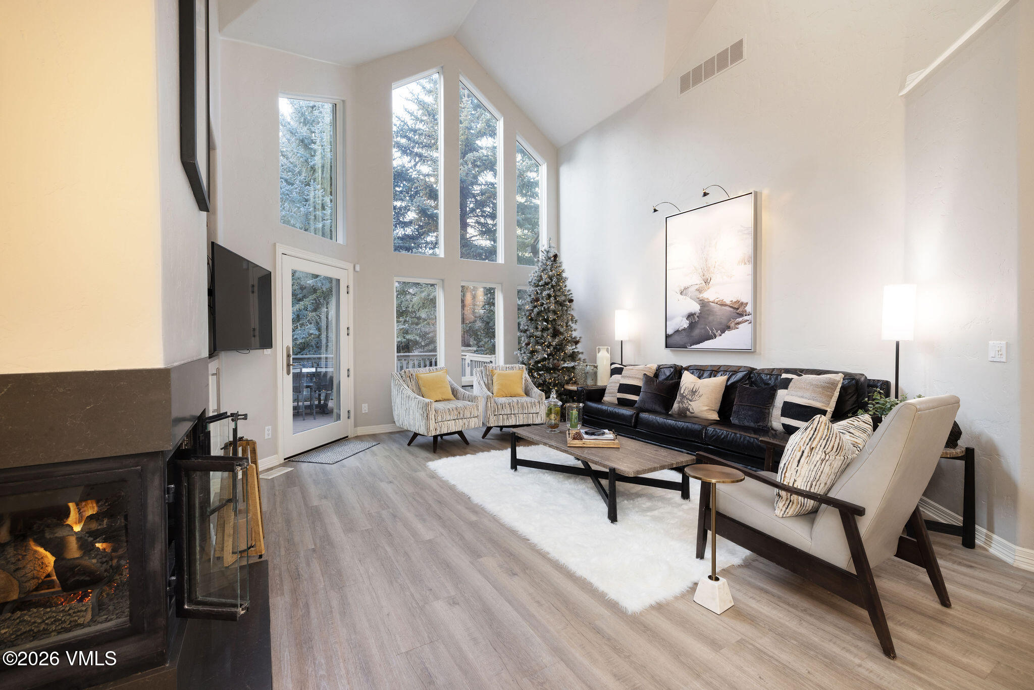 99 Castle Peak Close, Unit B Edwards, CO 81632 - Photo 2 of 35 99_castle_peak_close_interior_living_b