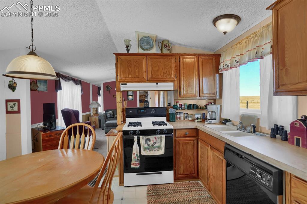 4685 Yoder Road Yoder, CO 80864 - Photo 13 of 32 Eat-in kitchen.