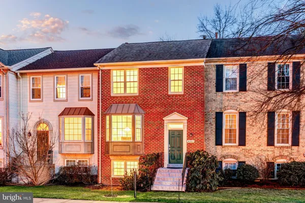 $669,000 | 4261 Fox Lake Drive, Fairfax, VA 22033