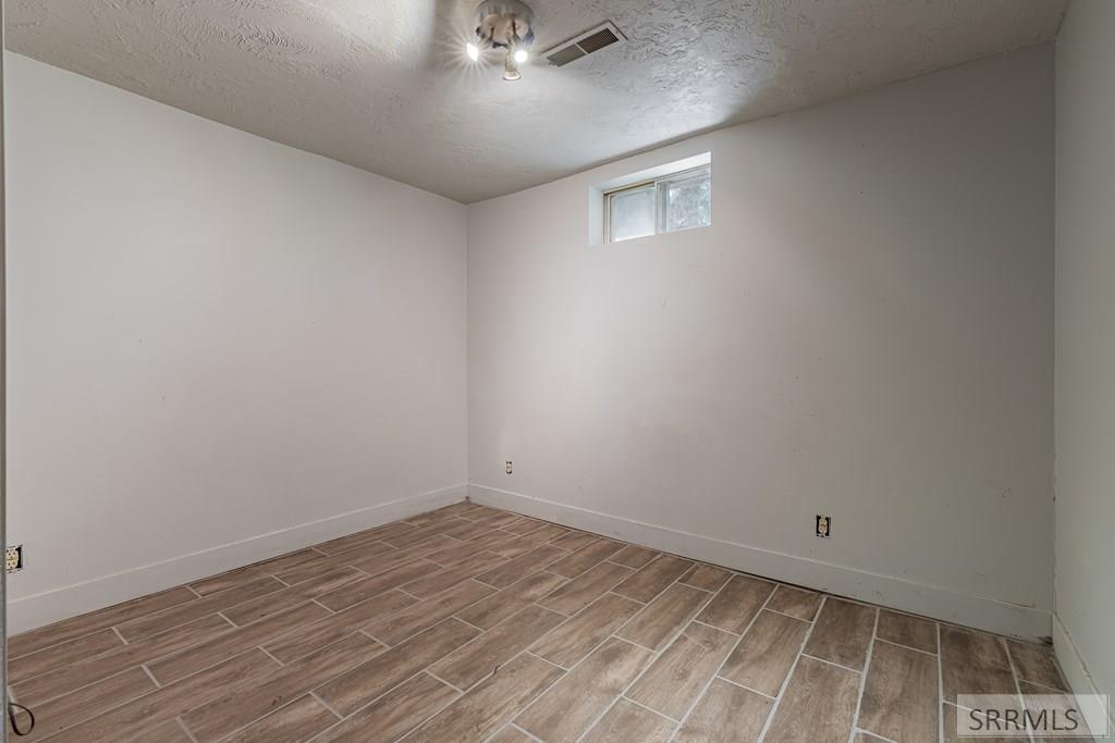 840 665 East Basalt, ID 83218 - Photo 15 of 16