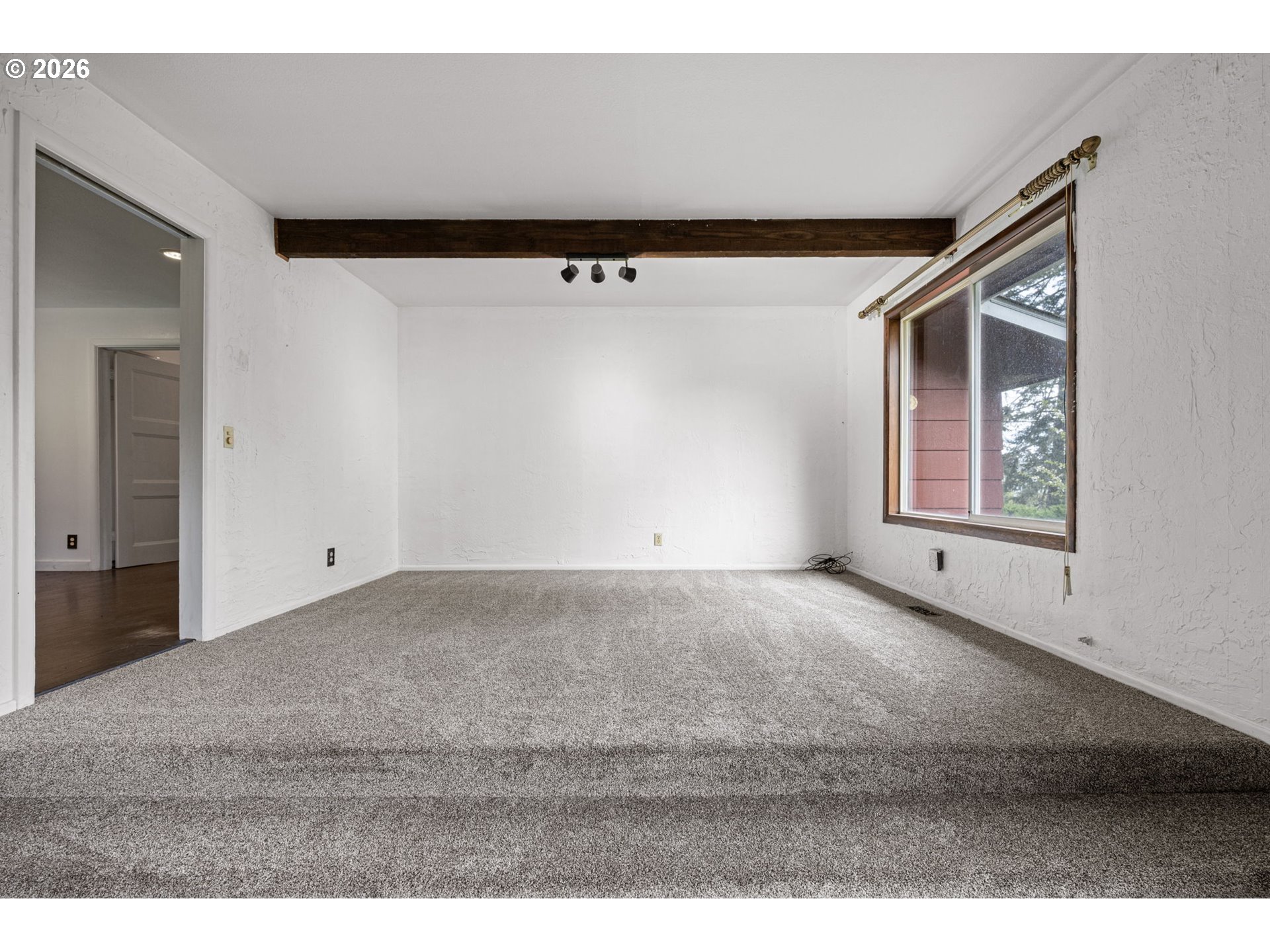 28974 Gimpl Hill Road Eugene, OR 97402 - Photo 8 of 48