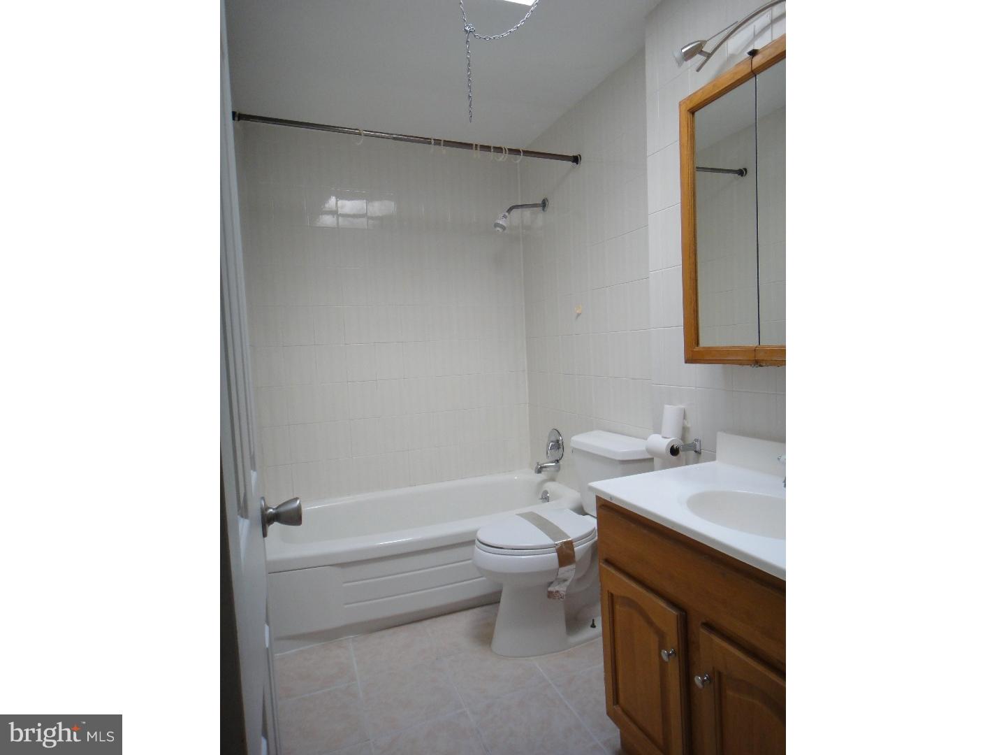 12211 Sweet Briar Road Philadelphia, PA 19154 - Photo 8 of 15