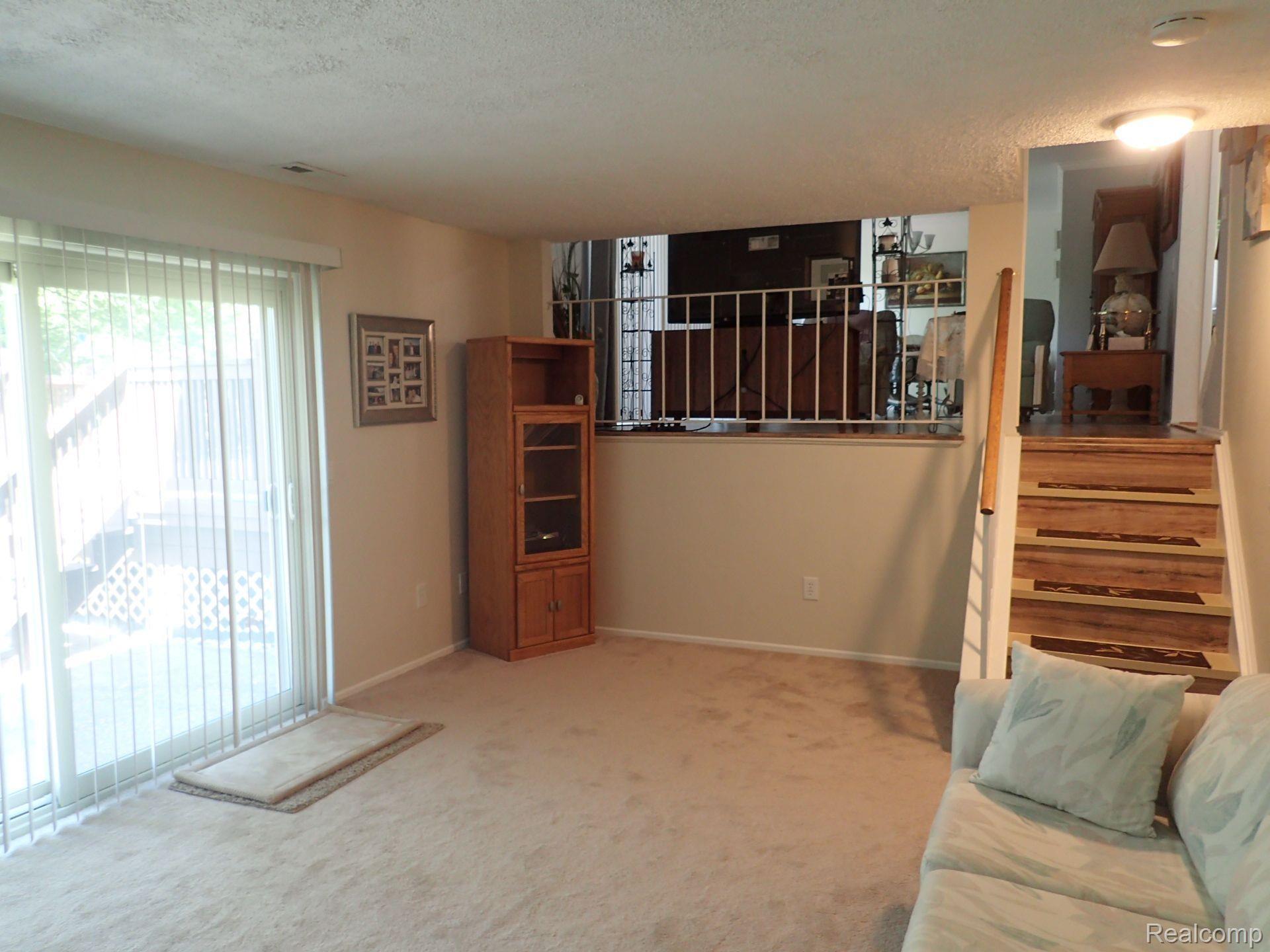 5383 Timber Ridge Trail Clarkston, MI 48346 - Photo 17 of 56 Family Rm - Walk Out 8 ft. Door Wa