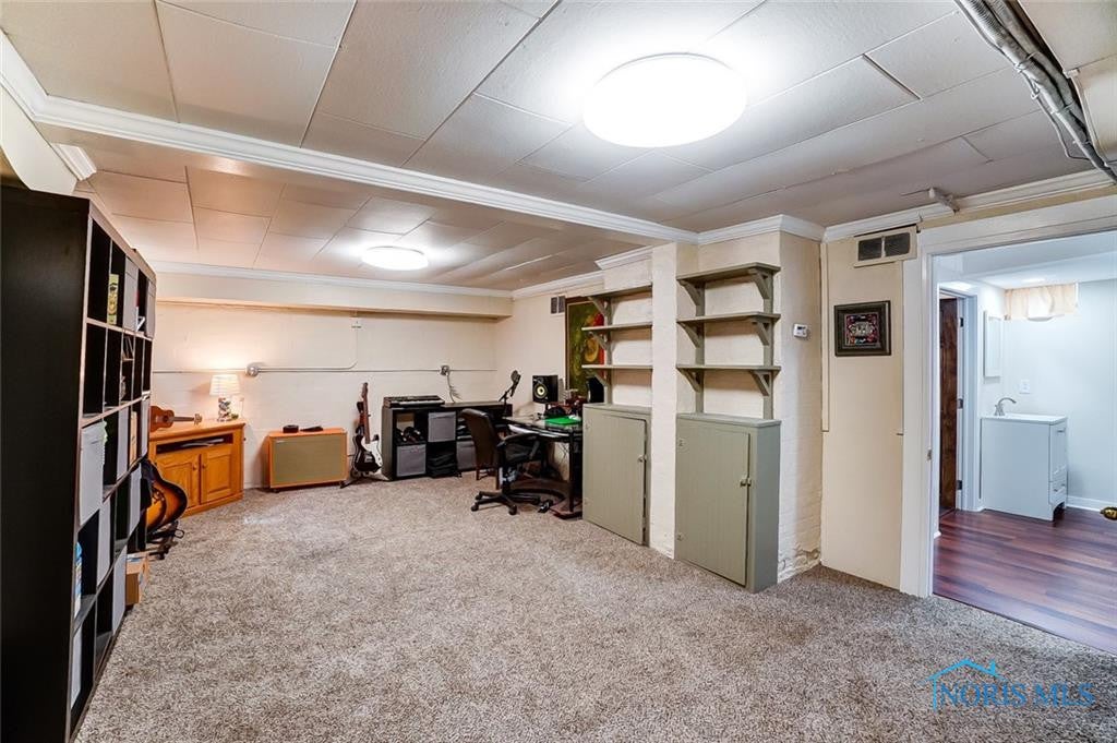 2410 Hempstead Road Toledo, OH 43606 - Photo 27 of 39 Gallery Image 27