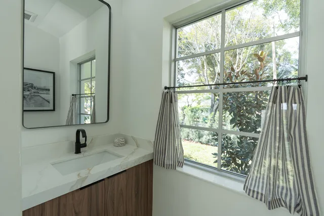 $2,295,000 | 2330 Lake Avenue, West Palm Beach, FL 33401