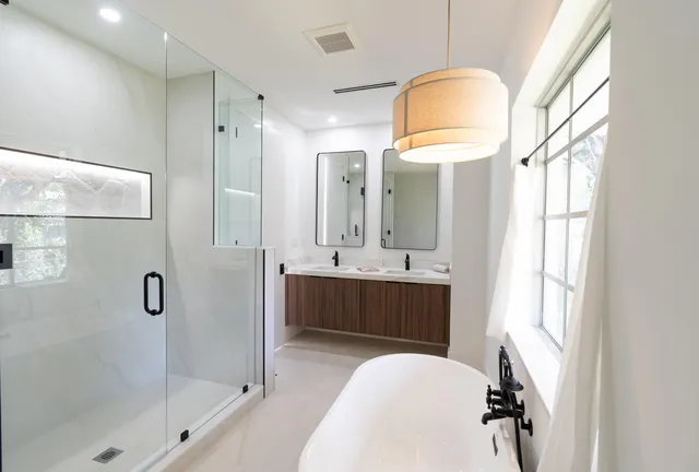 $2,295,000 | 2330 Lake Avenue, West Palm Beach, FL 33401