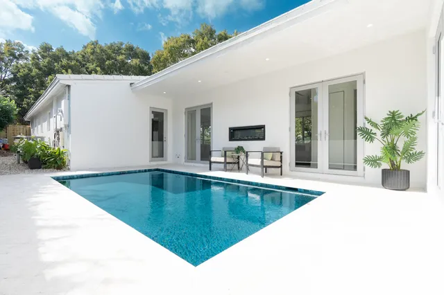 $2,295,000 | 2330 Lake Avenue, West Palm Beach, FL 33401