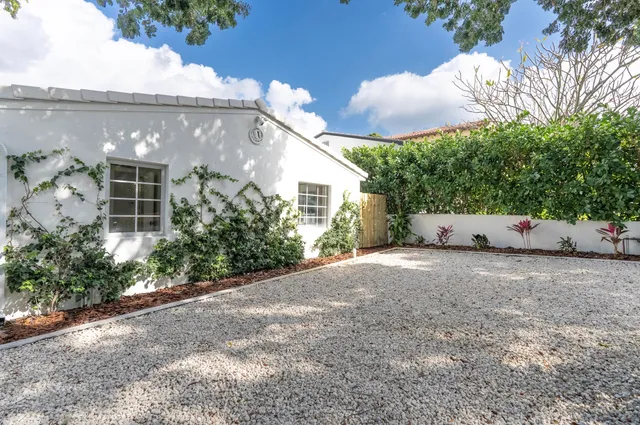 $2,295,000 | 2330 Lake Avenue, West Palm Beach, FL 33401