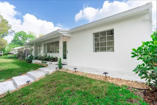 $2,295,000 | 2330 Lake Avenue, West Palm Beach, FL 33401