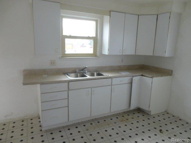 6700 Evergreen Road Detroit, MI 48228 - Photo 4 of 12 DSC01075.JPG