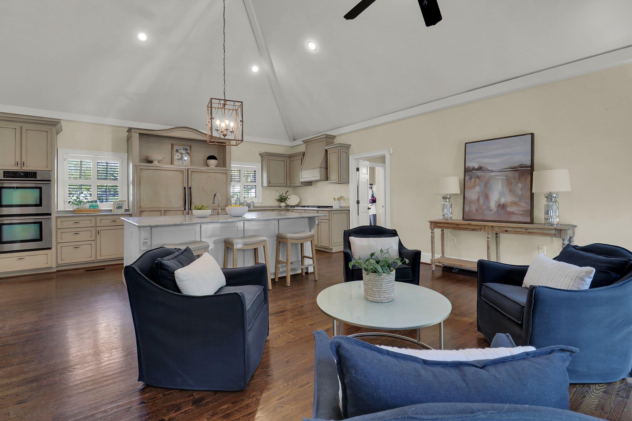 48 Barre Street Charleston, SC 29401 - Photo 20 of 64 CREM-48 Barre St staged-42