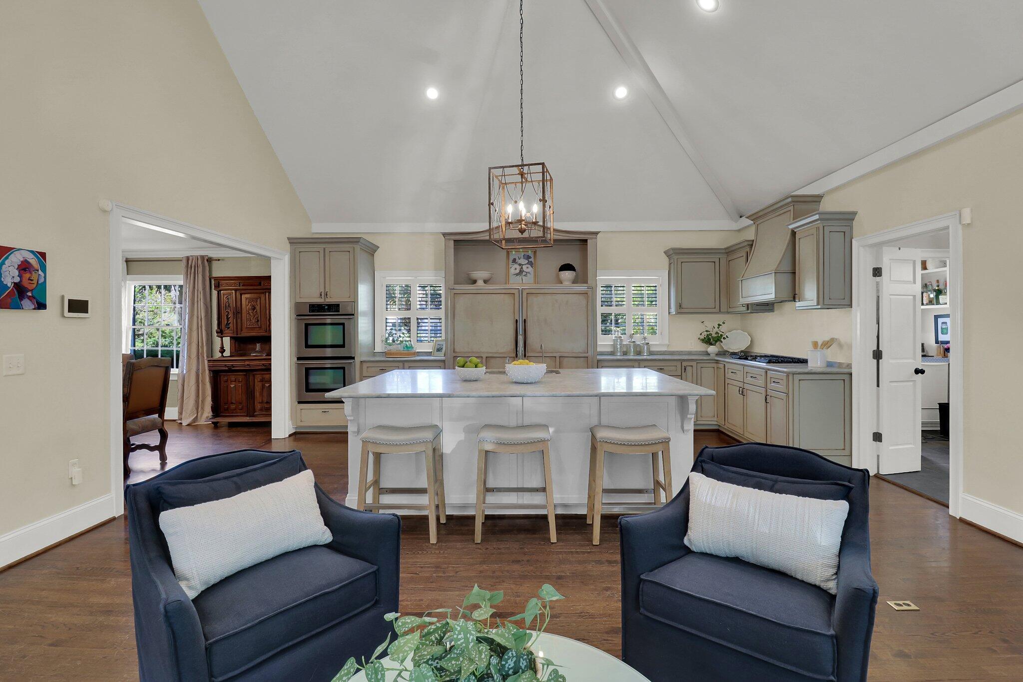 48 Barre Street Charleston, SC 29401 - Photo 21 of 64 CREM-48 Barre St staged-41