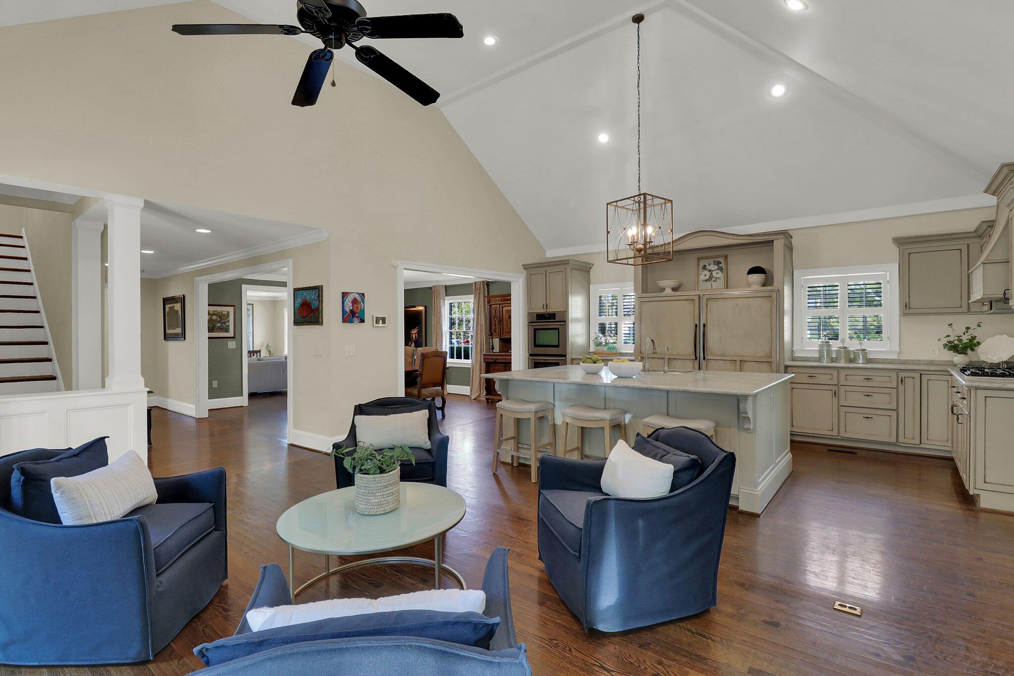 48 Barre Street Charleston, SC 29401 - Photo 22 of 64 CREM-48 Barre St staged-40