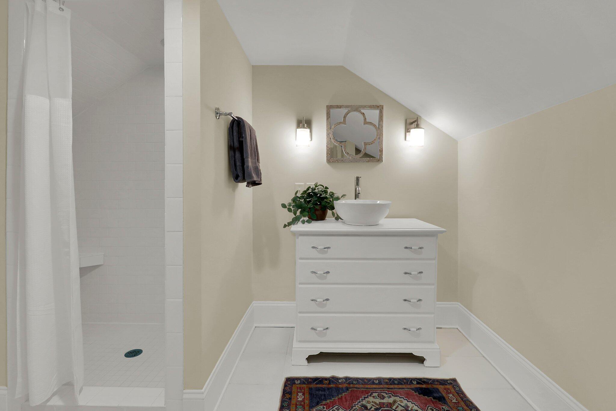 48 Barre Street Charleston, SC 29401 - Photo 39 of 64 CREM-48 Barre St staged-8