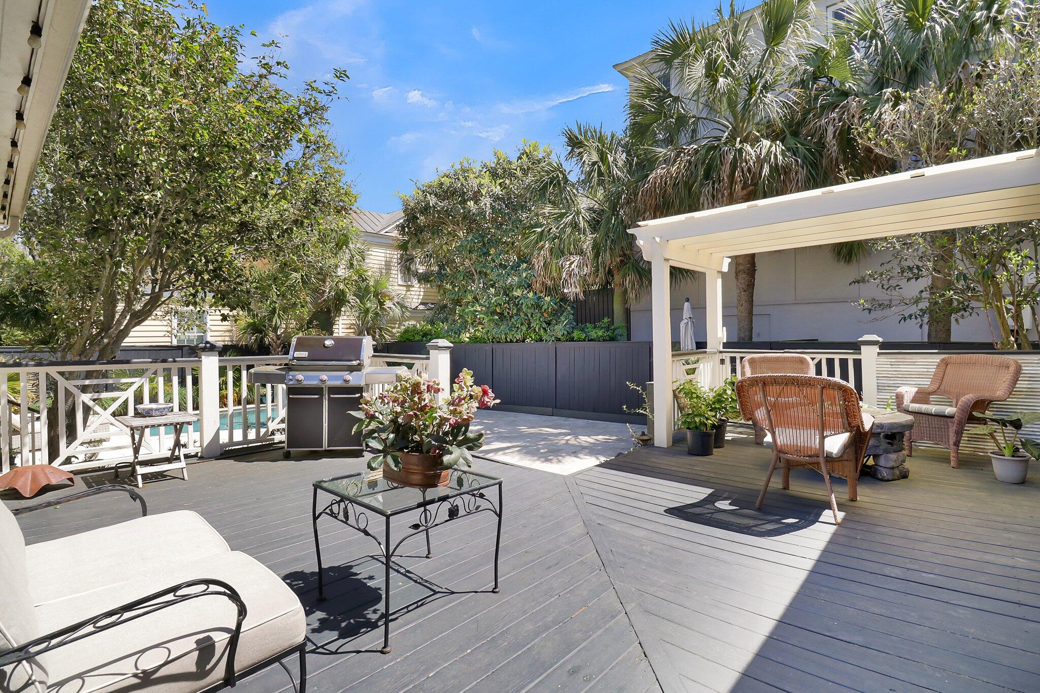 48 Barre Street Charleston, SC 29401 - Photo 46 of 64 CREM-48 Barre St staged-51