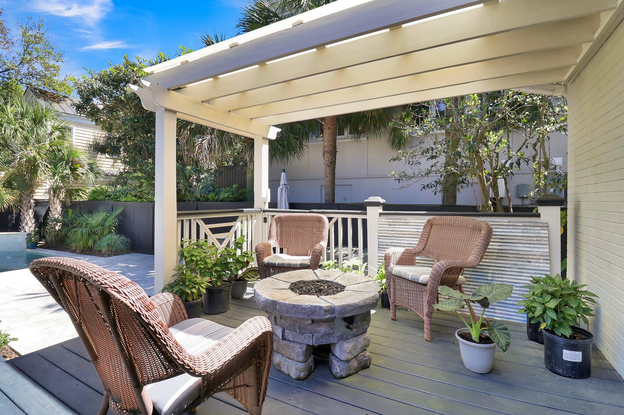 48 Barre Street Charleston, SC 29401 - Photo 48 of 64 CREM-48 Barre St staged-52