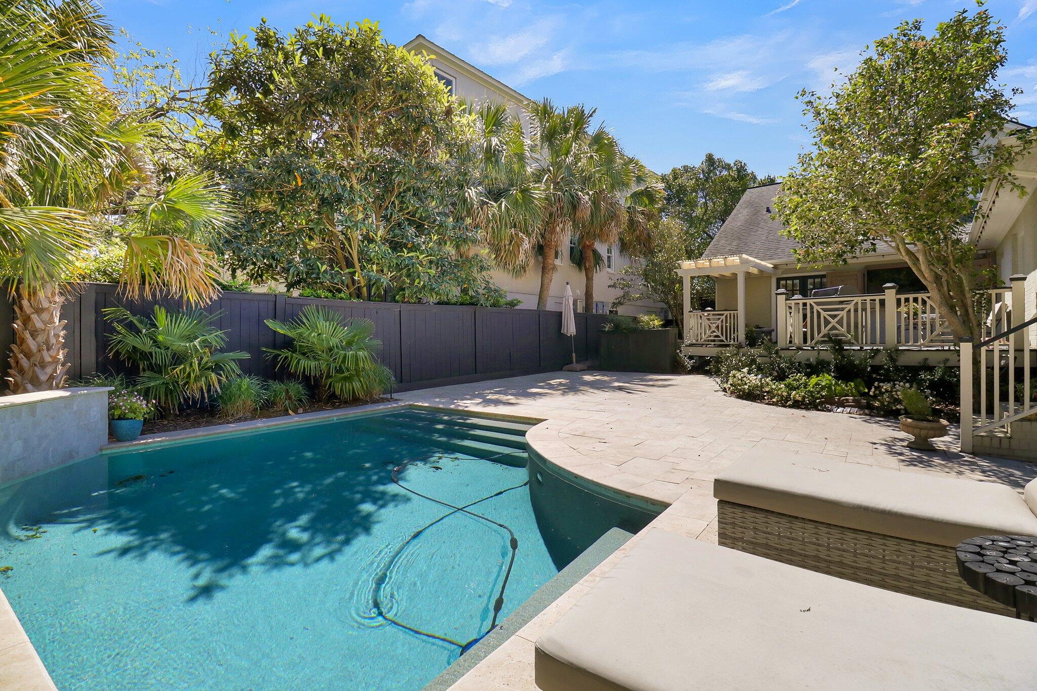 48 Barre Street Charleston, SC 29401 - Photo 50 of 64 CREM-48 Barre St staged-55