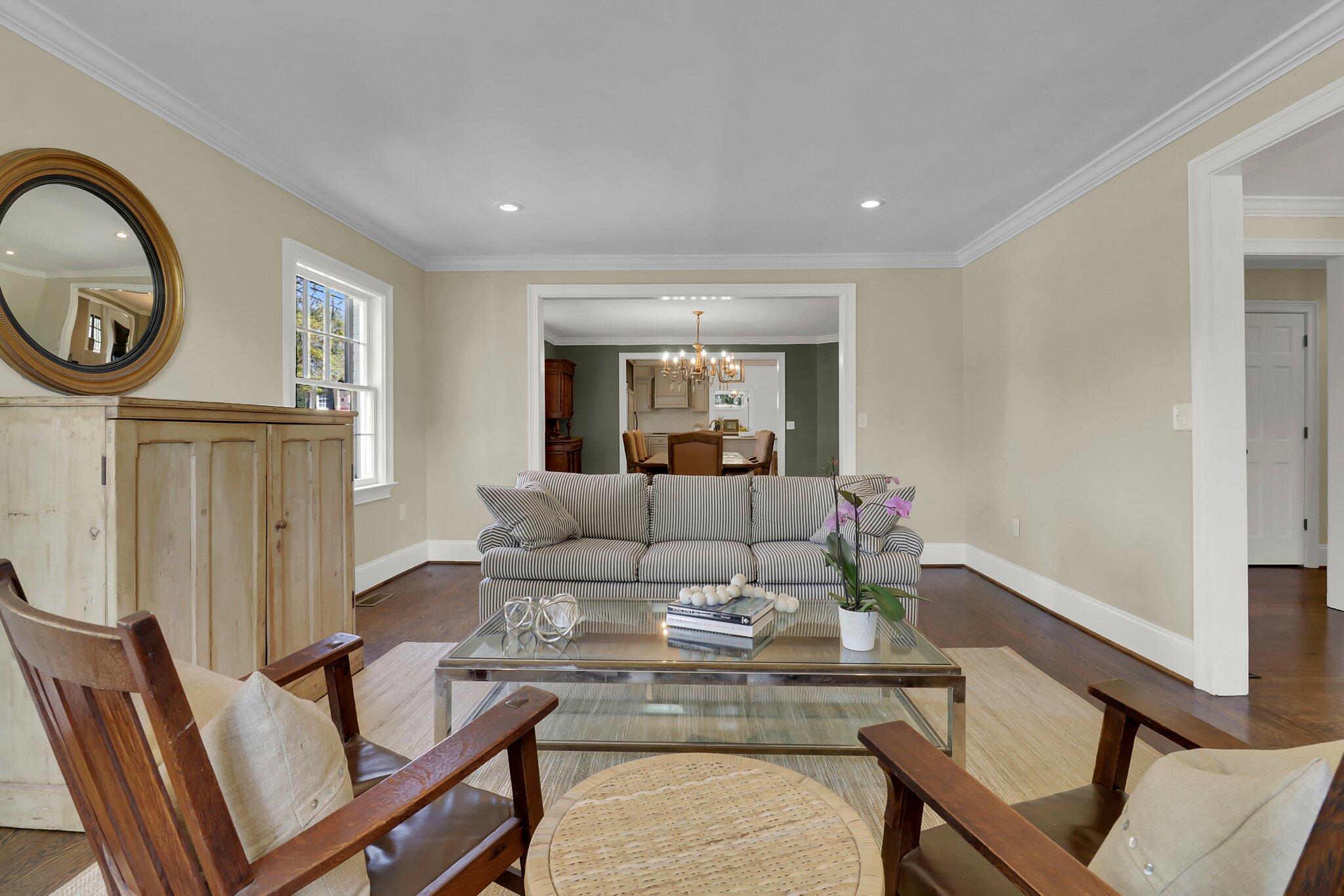 48 Barre Street Charleston, SC 29401 - Photo 9 of 64 CREM-48 Barre St staged-37