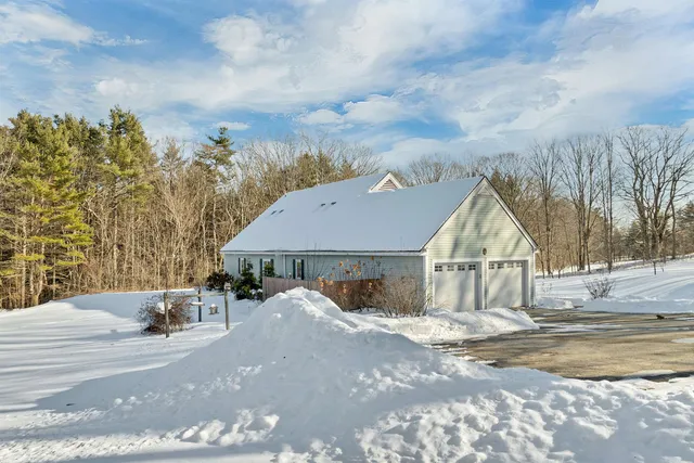 $554,900 | 93 Perley Road, Francestown, NH 03043