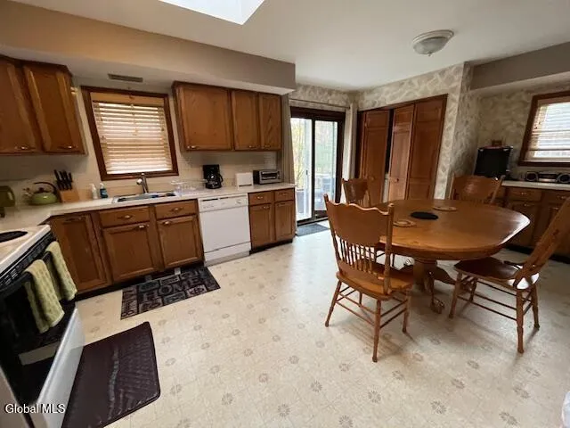 $325,000 | 40 Lawrence Road, Jewett, NY 12442