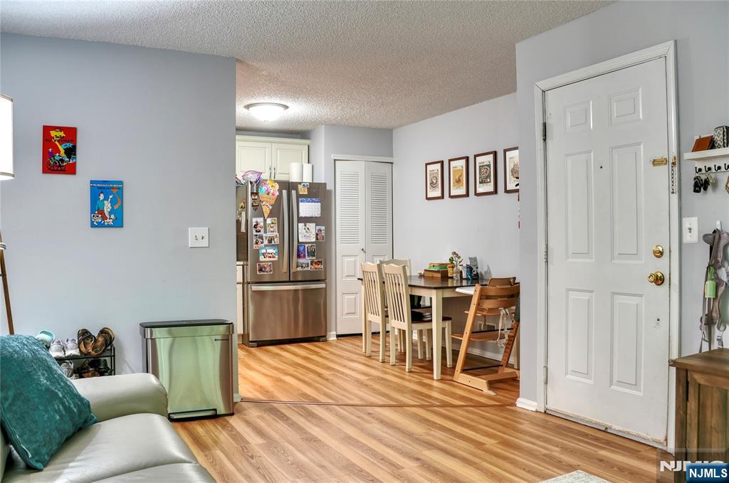 388 Poets Way Mahwah, NJ 07430 - Photo 11 of 30
