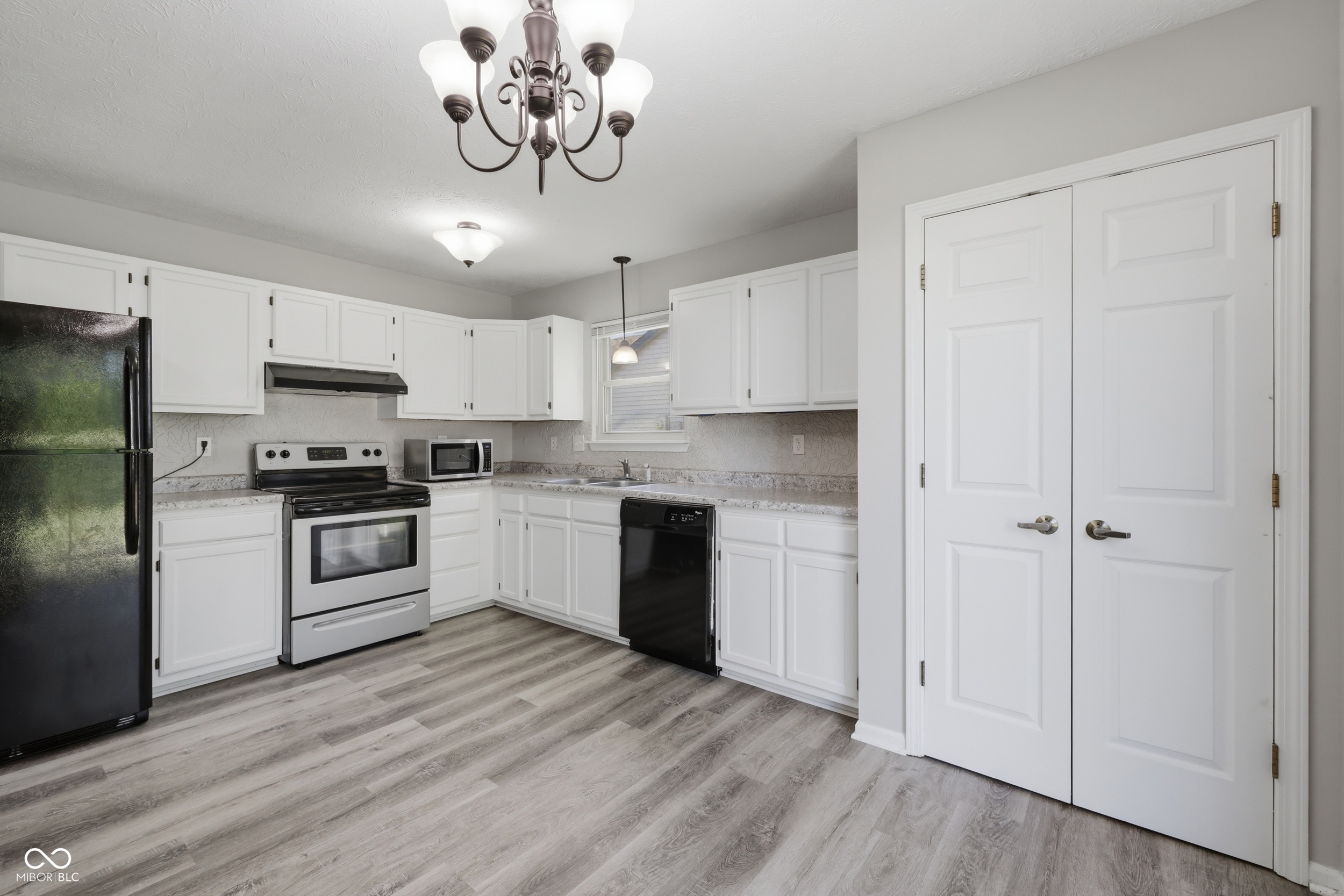 3140 Shellbark Drive Indianapolis, IN 46235 - Photo 11 of 35