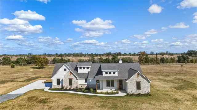 $699,900 | 13558 Hudson Farms, Hearne, TX 77859
