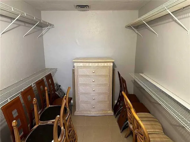 $2,300 | 105 South Riverside Drive, Unit 303, Pompano Beach, FL 33062