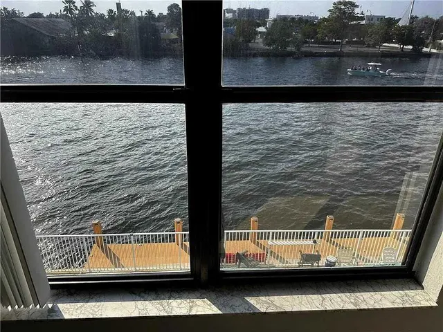 $2,300 | 105 South Riverside Drive, Unit 303, Pompano Beach, FL 33062