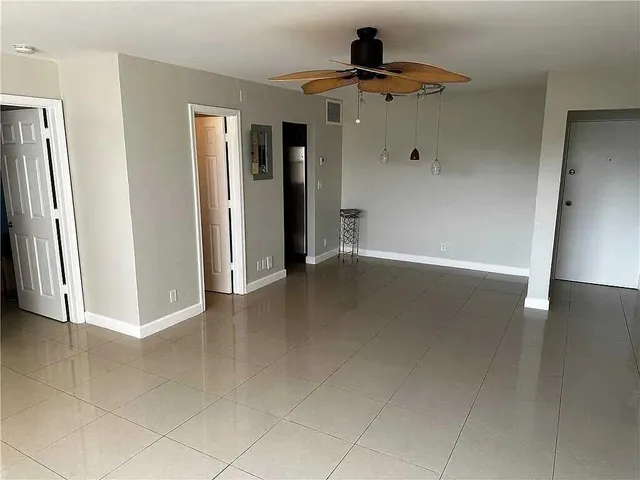 $2,300 | 105 South Riverside Drive, Unit 303, Pompano Beach, FL 33062